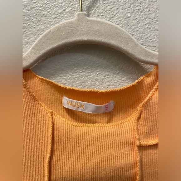 Orange top - Picture 3 of 3